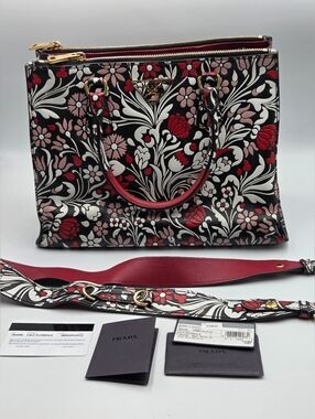 NEW Prada Medium Galleria Double Zip Tote in a multicolor "Floreale" (flower)